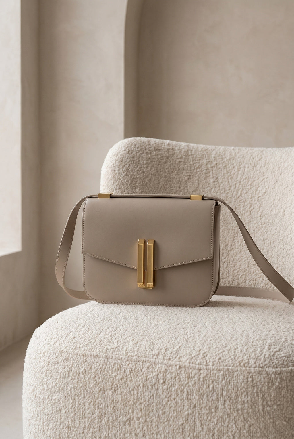 Amelie | Structured Black Leather Shoulder Bag with Gold Clasp