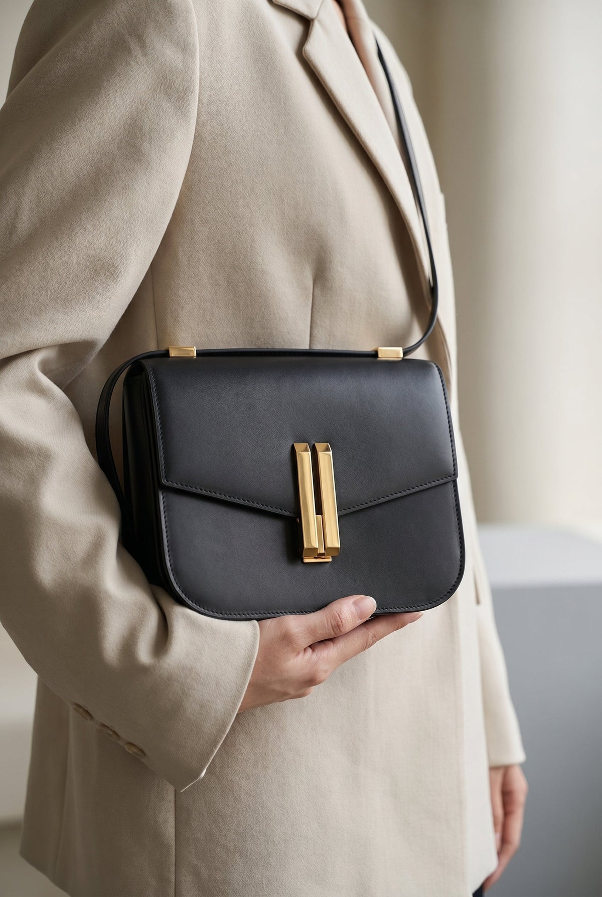 Amelie | Structured Black Leather Shoulder Bag with Gold Clasp
